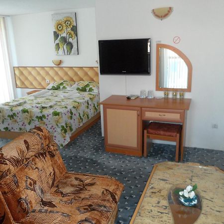 Sianie Guest House Ravda ภายนอก รูปภาพ