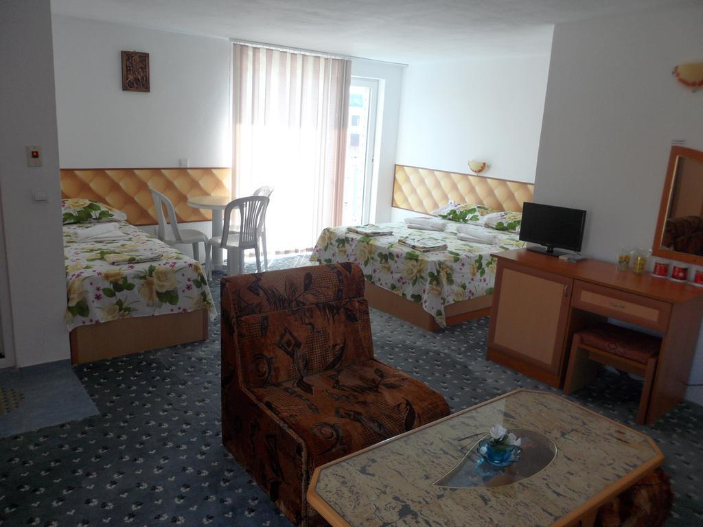 Sianie Guest House Ravda ภายนอก รูปภาพ