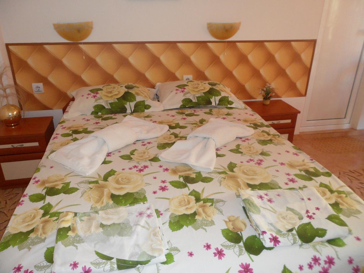 Sianie Guest House Ravda ภายนอก รูปภาพ