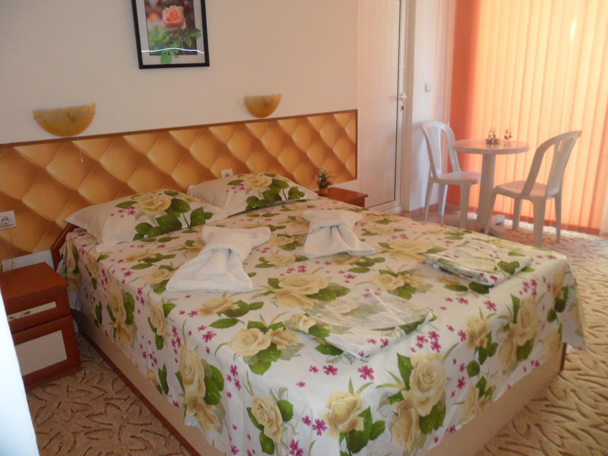 Sianie Guest House Ravda ภายนอก รูปภาพ