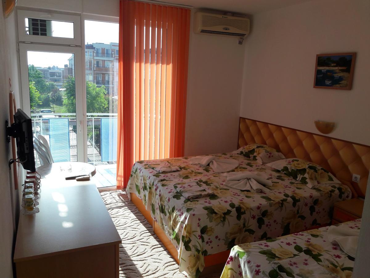 Sianie Guest House Ravda ภายนอก รูปภาพ