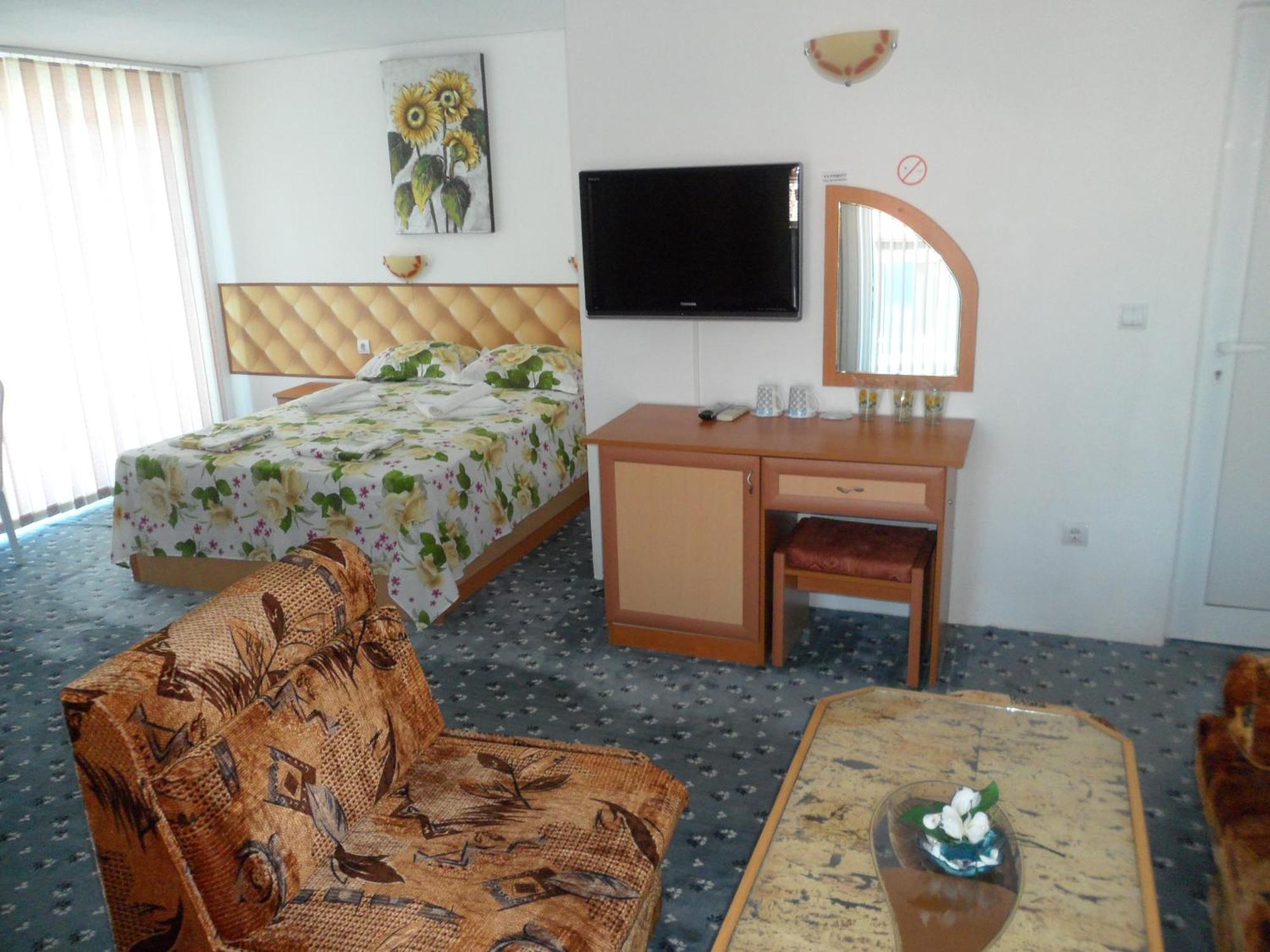 Sianie Guest House Ravda ภายนอก รูปภาพ