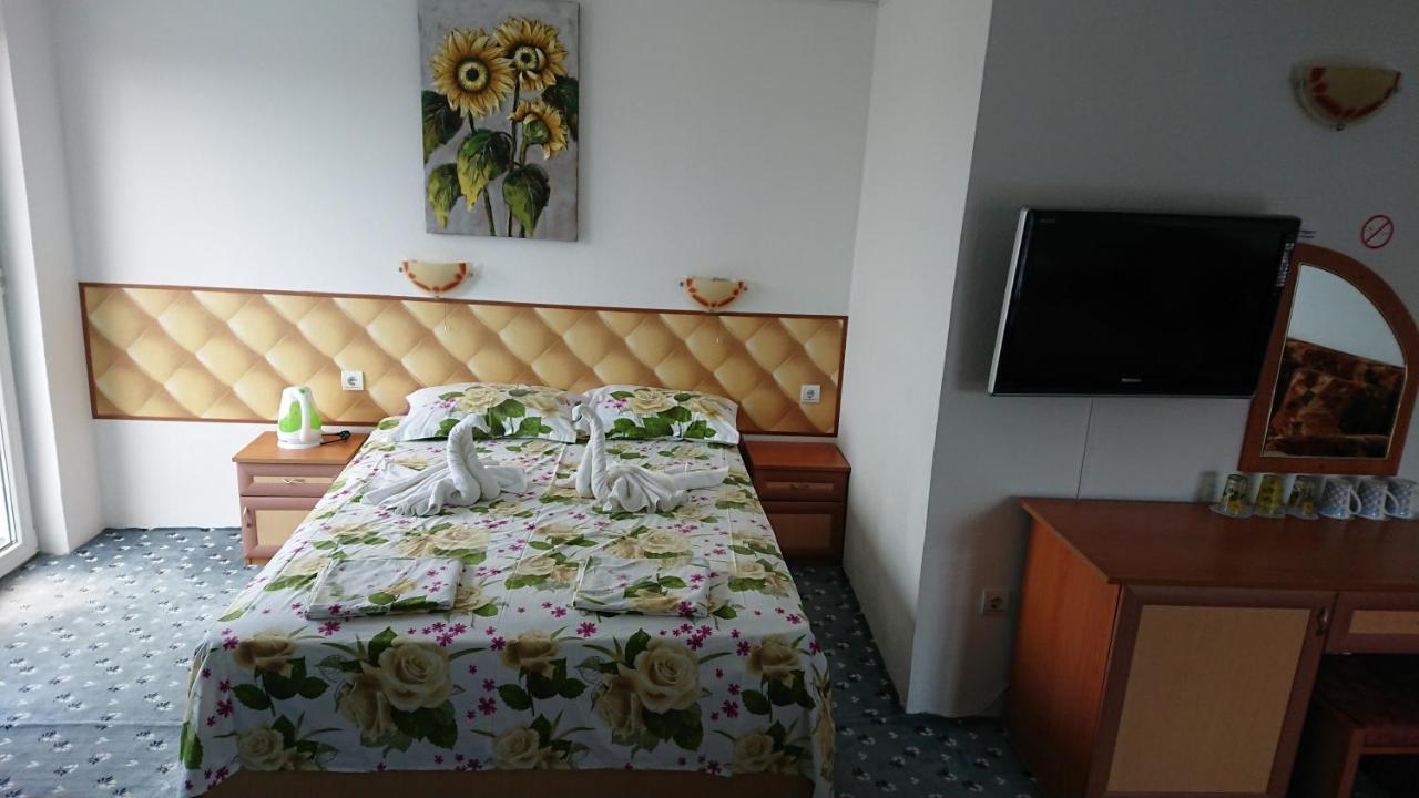 Sianie Guest House Ravda ภายนอก รูปภาพ